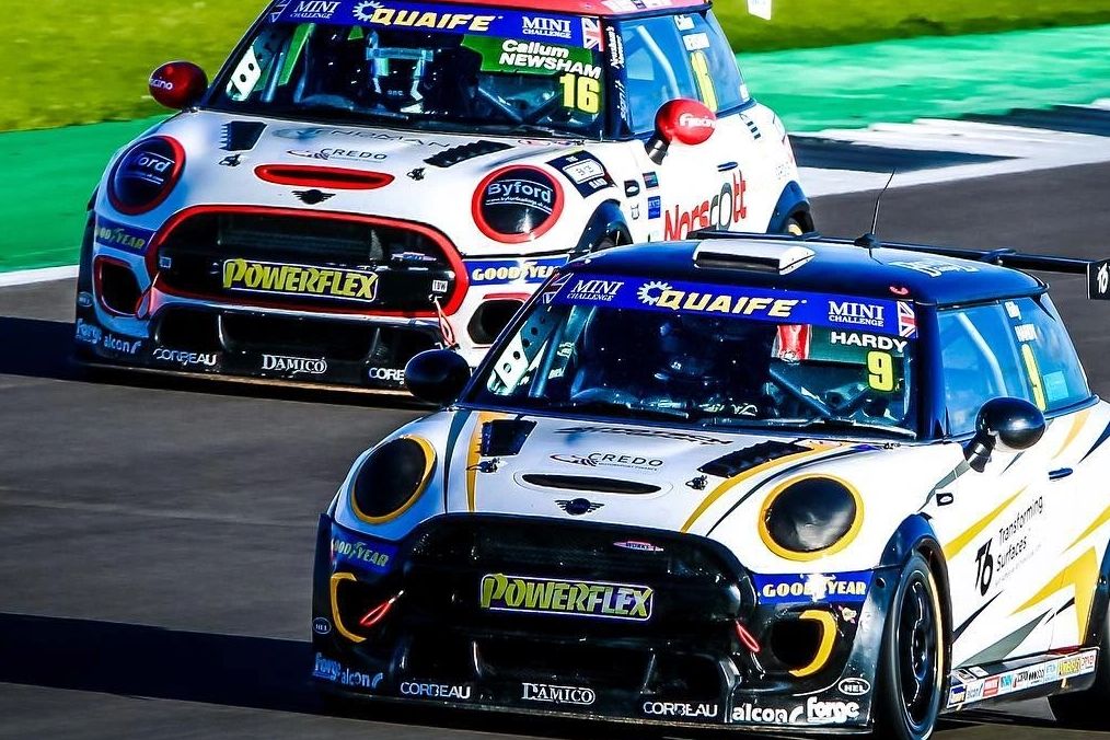 Mini Challenge JCW race cars on track